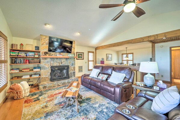 Beech Mountain Vacation Rental | 4BR | 3.5BA | Stairs Required | 2,576 Sq Ft