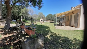 terrasse coté ouest avec vue montagne