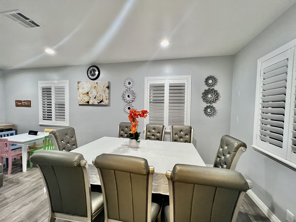 Happy Disneyland 3 Bedroom Home (new)