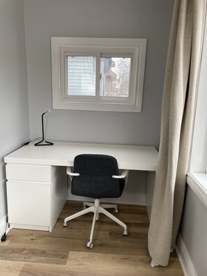 Workstation with table lamp