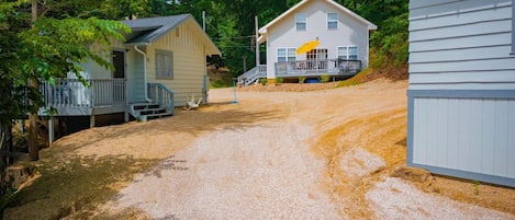 Nice circle driveway