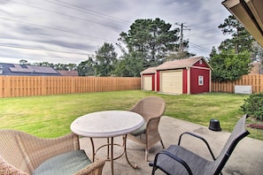 Fenced Backyard | Outdoor Dining Area