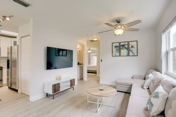 Jupiter Vacation Rental | 2BR | 2BA | 1 Step to Access | 1,200 Sq Ft