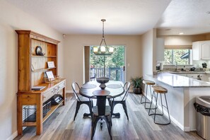 Secondary Dining Area
