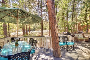 Wraparound Deck | Gas Grill