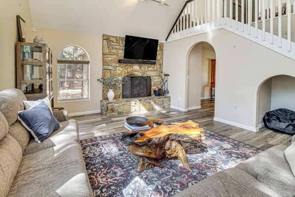 Lakeside Vacation Rental | 3BR | 2BA | 2,466 Sq Ft | Steps Required