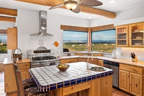 Spacious, modern kitchen