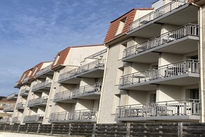 Außenseite Ferienhaus [Sommer]