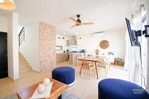 Everything you need is here & just minutes from the seaside Malecón!