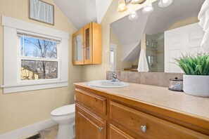 Bathroom | 3/4 Bath with Walk-in Shower
