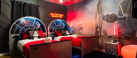 Live your dream in this Star Wars bedroom!