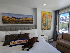 King bed with mountain view