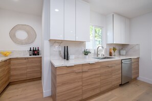 Kitchen & Pantry/Wine Bar