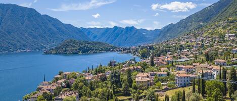 Vue romantique du lac en photo drone