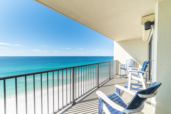 Located on the 13th floor
Beautiful beach views
