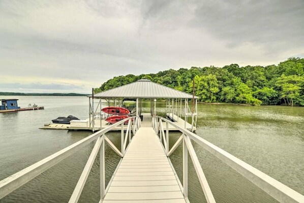 Drive down to dock