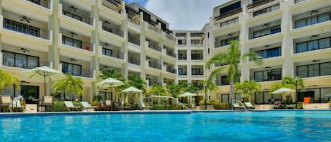 Enjoy the Aruba sunshine in this large pool area