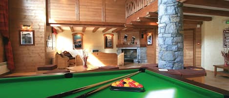 Property, Furniture, Billiard Table, Billiard Room, Recreation Room, Table, Sports Equipment, Billiards, Pool