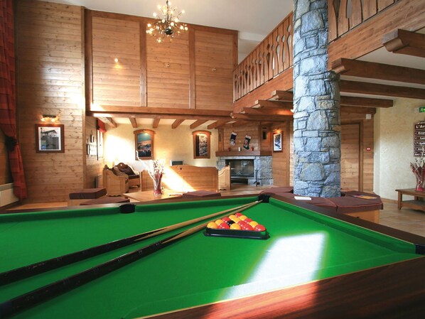 Propriété, Meubles, Table De Billard, Salle De Billard, Salle De Récréation, Table, Équipement Sportif, Billard, Bassin