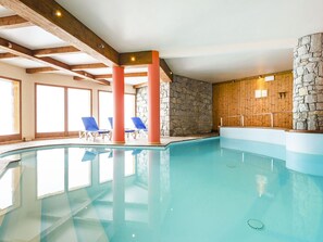 Property, Water, Window, Swimming Pool, Building, Azure, Interior Design, Floor, Leisure, House