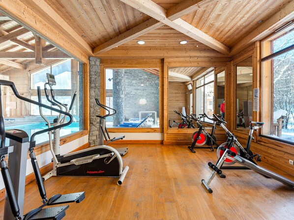 Bâtiment, Fenêtre, Bois, Machine D'Exercice Physique, Design Intérieur, Maison, Sol, Sol, Faisceau, Loisir