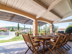 Plante, Table, Meubles, Chaise, Bois, Arbre, Ombre, Ciel, Mobilier De Jardin, Tableau De Plein Air