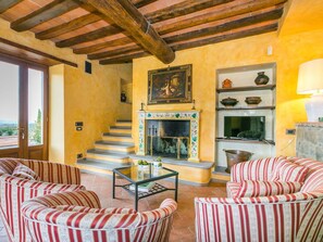 Möbel, Eigentum, Couch, Bilderrahmen, Holz, Interior Design, Tabelle, Wohnzimmer, Fussboden, Hartholz