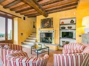Tabelle, Himmel, Möbel, Geschirr, Gebäude, Interior Design, Gartenmöbel, Veranda, Schatten, Stuhl