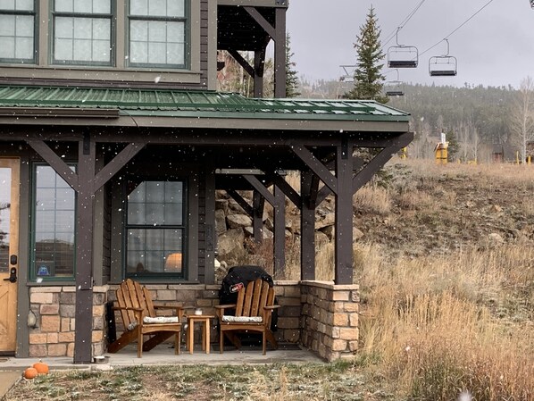 Beautiful mountain views from the front porch