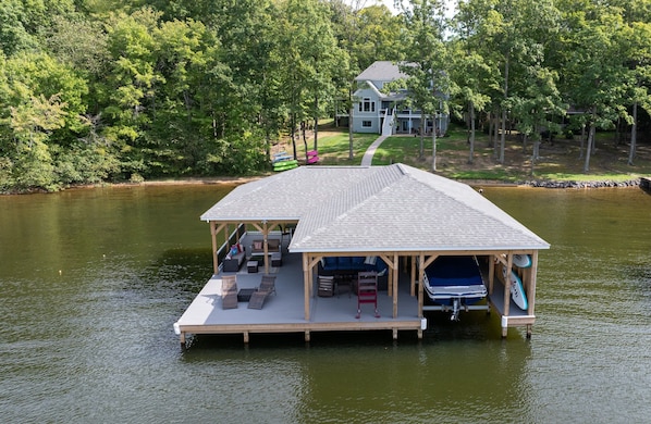 Stunning boathouse with amazing new 7BR/7.5Ba house with all the amenities.