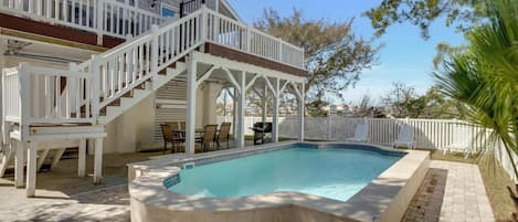 Pool, Back Patio & BBQ Area