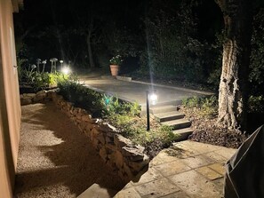 terrain de pétanque de nuit