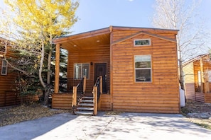 The charming 2 bedroom home will fully immerse you in tranquil nature with Swan River right behind the home and trees surrounding the area. It's a nature lover's paradise.
