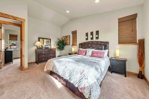Bedroom 1: Main floor, king bed, gas fireplace