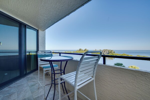 Jacksonville Vacation Rental | 1BR | 1BA | Step-Free Access via Elevator