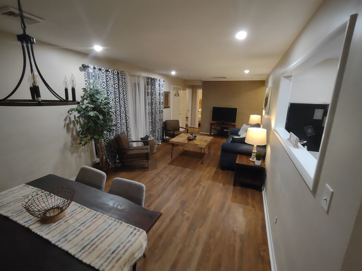 Classic Ranch close to the Buffalo Airport