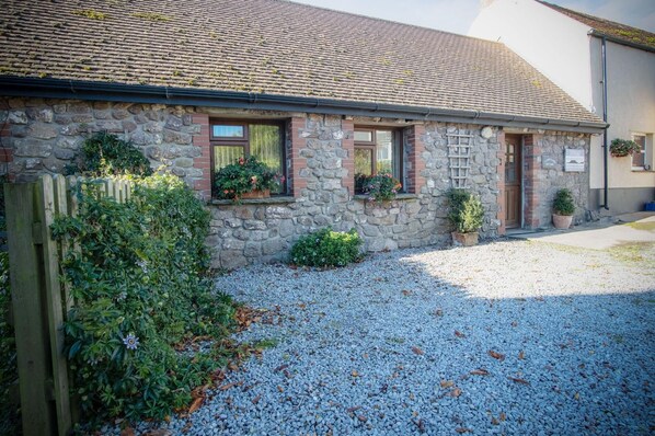 Fferm-Llong Cottage (Ship Farm) - 2 Bedroom -Rhossili (2063)