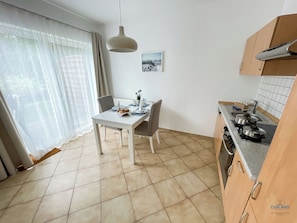 Cuxland-Fewo-Service - Residenz Grantz - Wohnung 2 - Küche - Esszimmer
