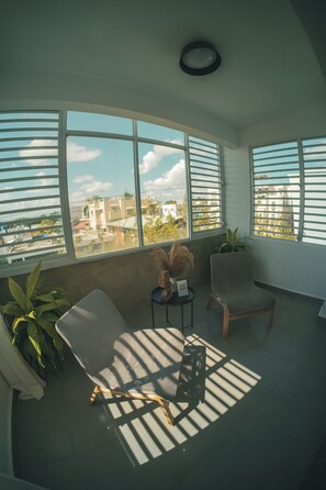 Lounge nook overlooking the Santurce/Miramar area 