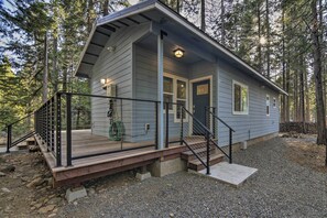 Property Exterior | Single-Story Cabin