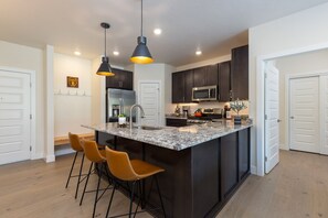 Kitchen bar with seating for 3 