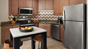 Kitchen (with full size refrigerator)