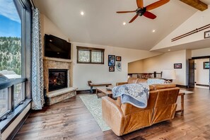 Light and bright main living area