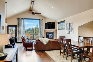 The Alders four bedroom luxury townhome living room