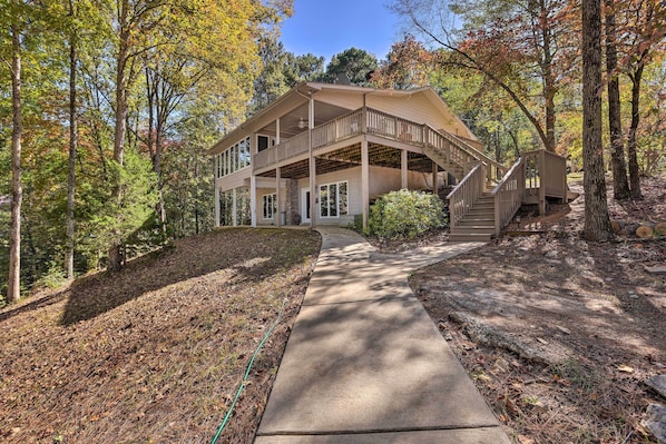 Lineville Vacation Rental | 4BR | 3BA | Stairs Required | 2,548 Sq Ft