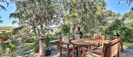 Beaufort Vacation Rental | 2BR | 2BA | 1 Step to Access | 1,500 Sq Ft