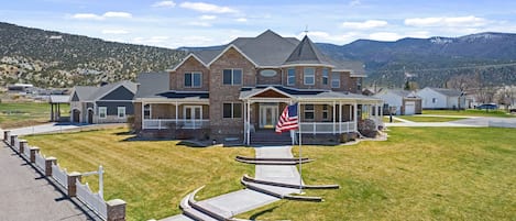 View of the home from Union Street looking SE. 