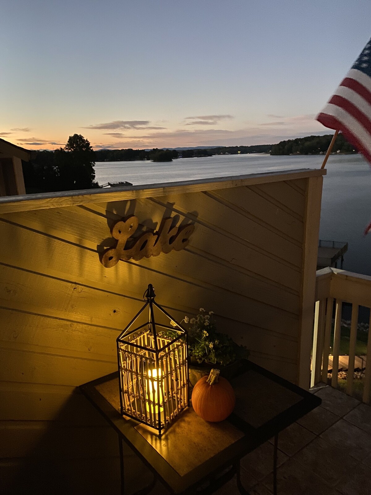 Luxury lake front condominium in THE WATERFRONT Country Club Community