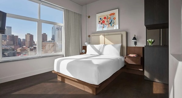 Unit with 1 Queen Bed. Exact unit will be assigned upon arrival. Views, colors and decor may vary.