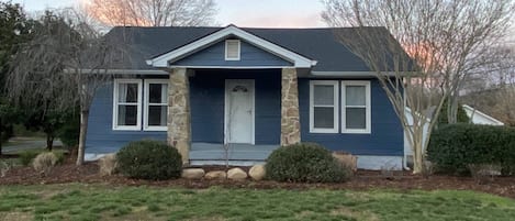 Welcome to a newly remodeled 1930s Tennessee Delight 5